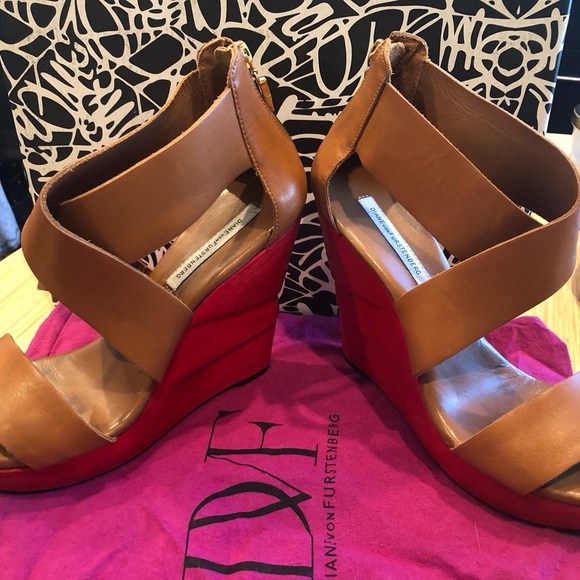DIANE von FURSTENBERG here $165NWT from NORDSTROM $400. Wedge heels size 9.5 ❤️ - Picture 11 of 16